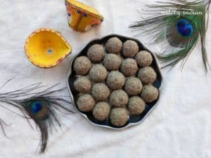 Pearl millet and acacia gum ladoo