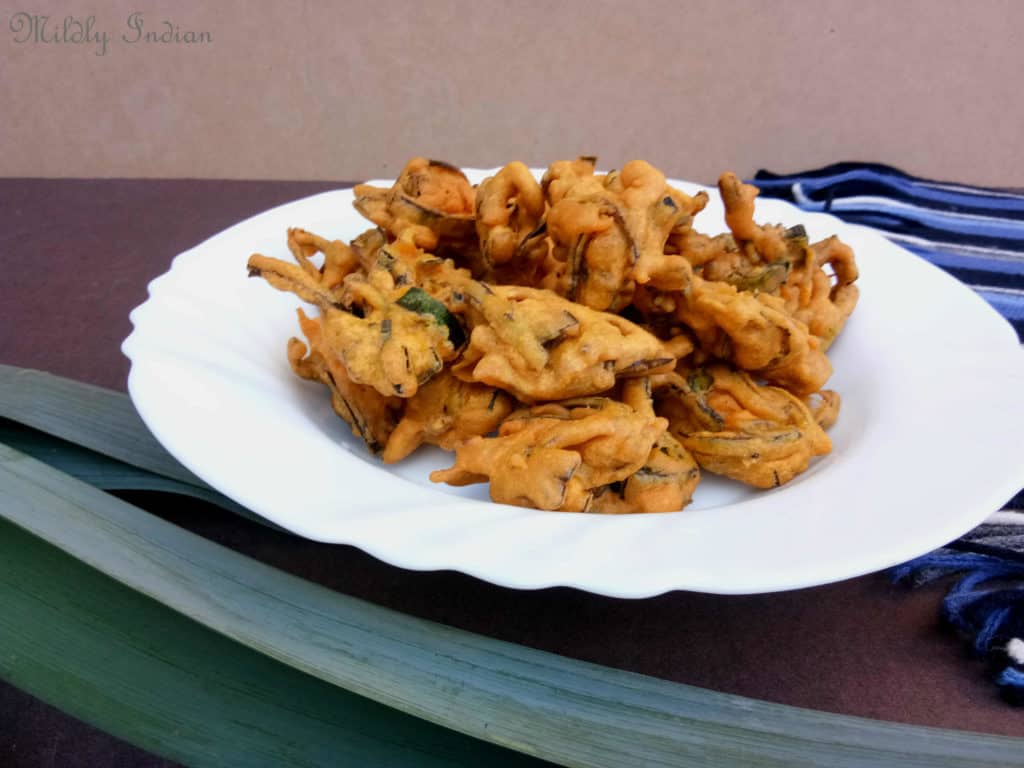 crispy leek pakora