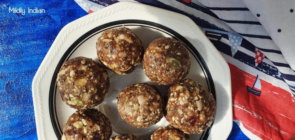 unsalted dates and nuts ladoo.