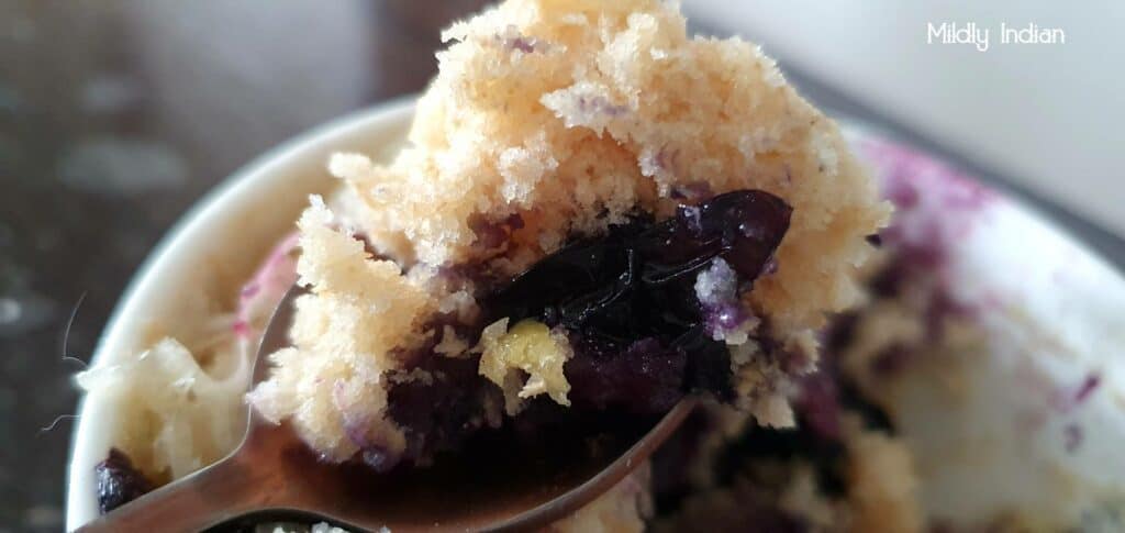 moist blueberry lemon mugcake.