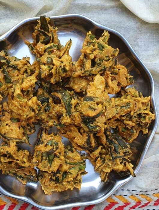 kodi pasalai bajji - Malabar spinach fritters