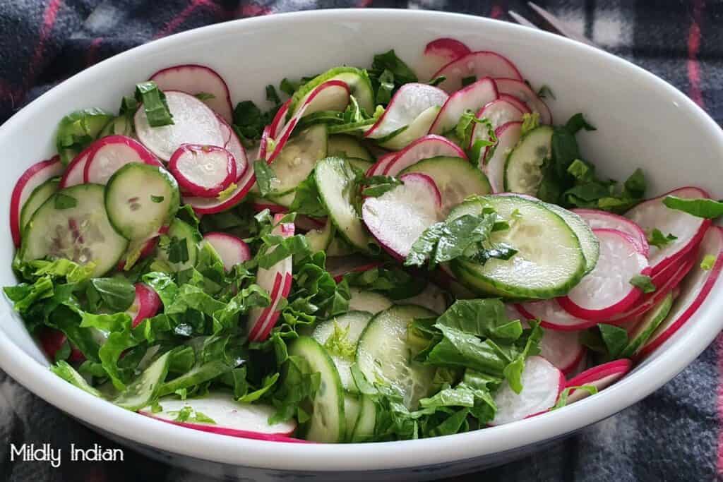 spinach cucumber and radish salad