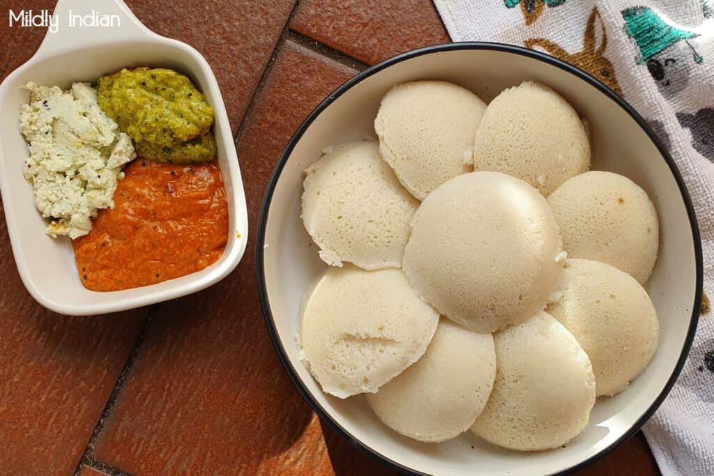 making idlies in winter / bamboo rice idli