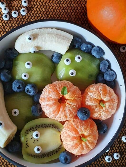 hallowen platter with fruits