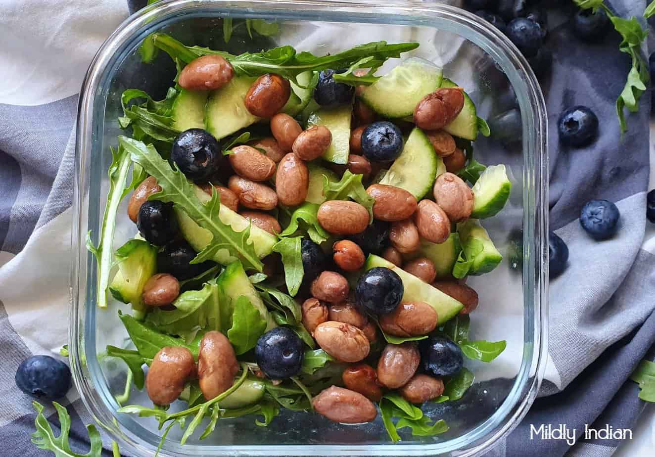 Kidney bean salad with arugula and blueberry