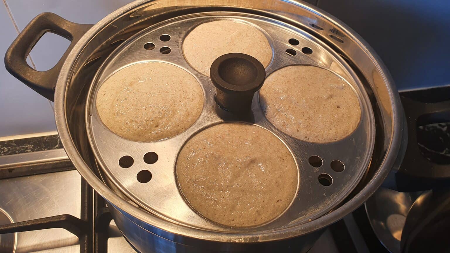 Bajra rava idli | Kambu idli – Mildly Indian